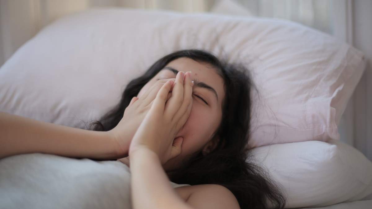 Разговоры во сне: почему возникают и когда пора обращаться к врачу