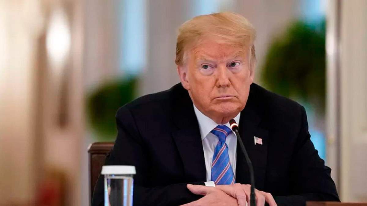 Американці насамперед: Трамп хоче тимчасово заборонити постачання вакцини іншим країнам Американці насамперед: Трамп хоче тимчасово заборонити постачання вакцини іншим країнам