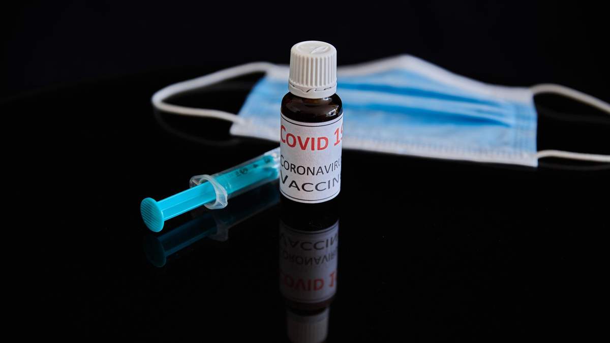 У МОЗ розповіли, коли вакцина від COVID-19 з'явиться в українських аптеках У МОЗ розповіли, коли вакцина від COVID-19 з'явиться в українських аптеках