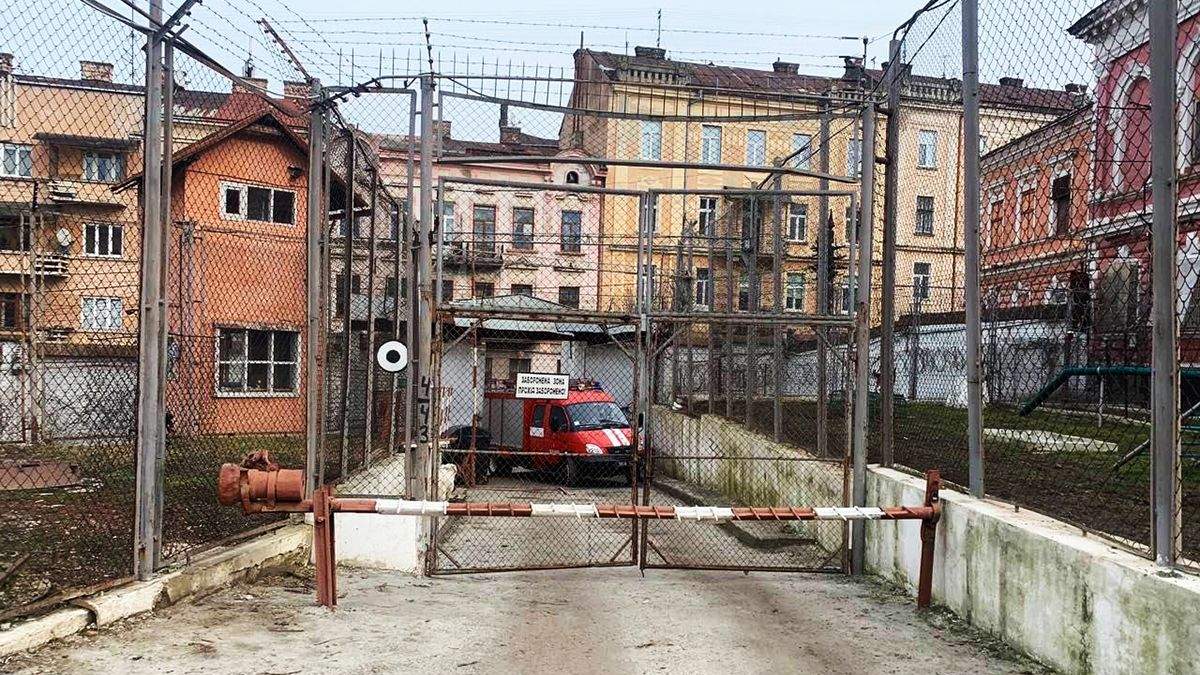 Як у тюрмах і СІЗО лікують людей від коронавірусу Як у тюрмах і СІЗО лікують людей від коронавірусу