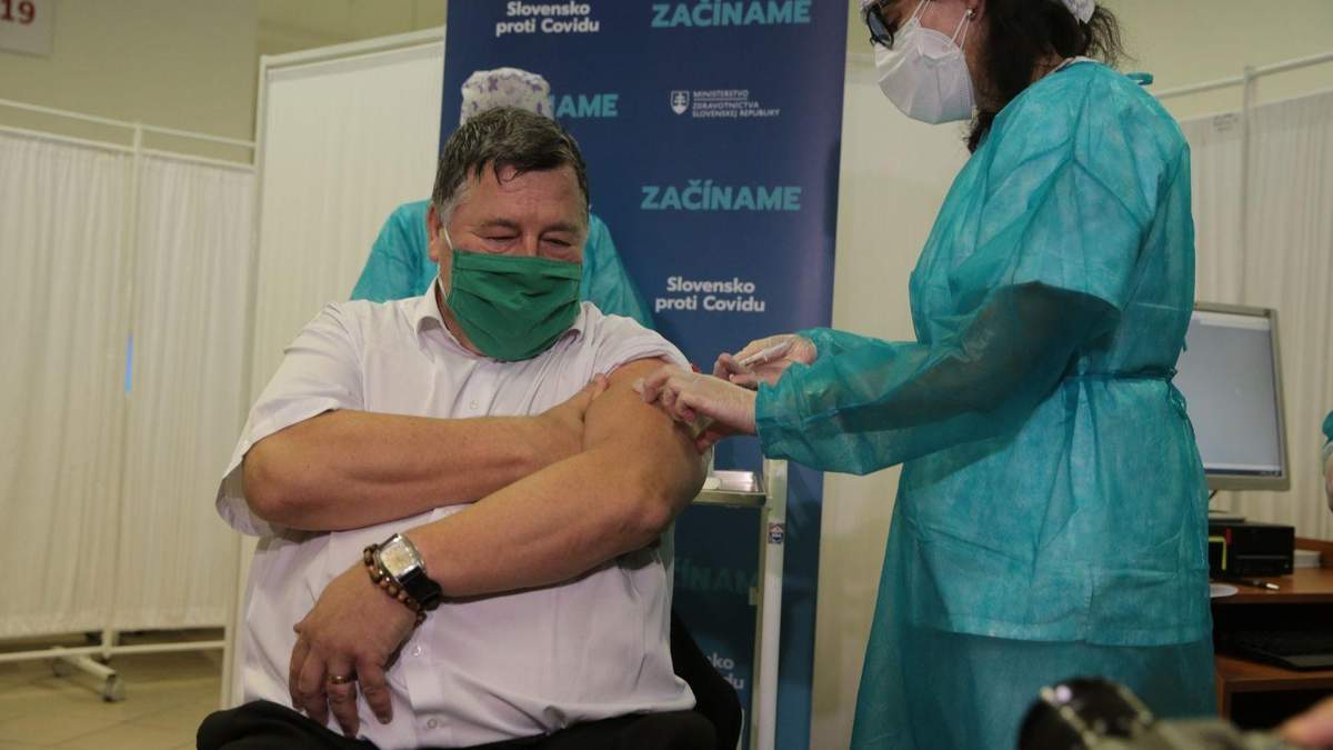 Словакия начала вакцинацию от COVID-19 Словакия начала вакцинацию от COVID-19