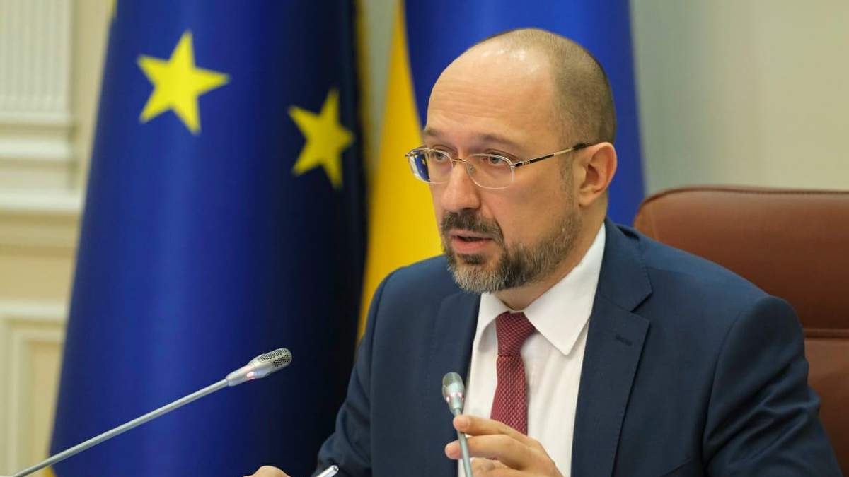Шмыгаль рассказал, кому в первую очередь сделают прививку вакциной Sinovac Шмыгаль рассказал, кому в первую очередь сделают прививку вакциной Sinovac