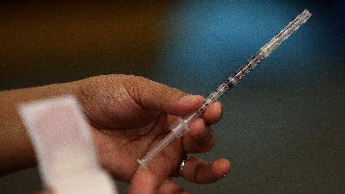У Британії запропонують вакцинуватися від COVID-19 кожному дорослому У Британії запропонують вакцинуватися від COVID-19 кожному дорослому