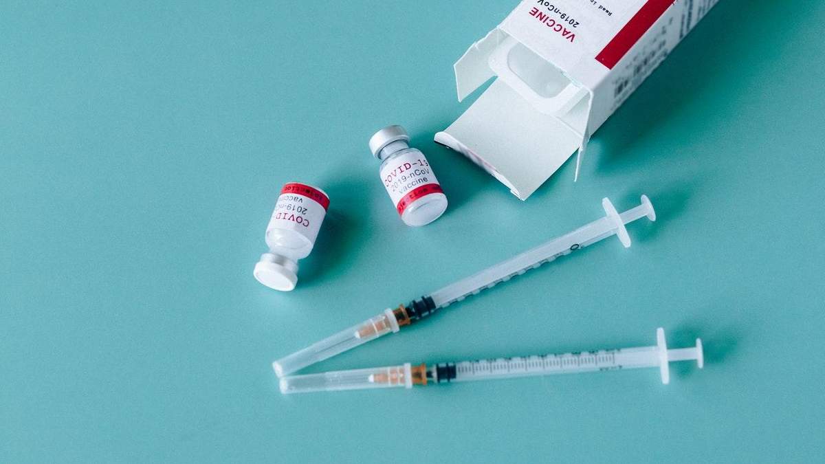 Де зробили найбільше щеплень проти коронавірусу: інфографіка країн Де зробили найбільше щеплень проти коронавірусу: інфографіка країн