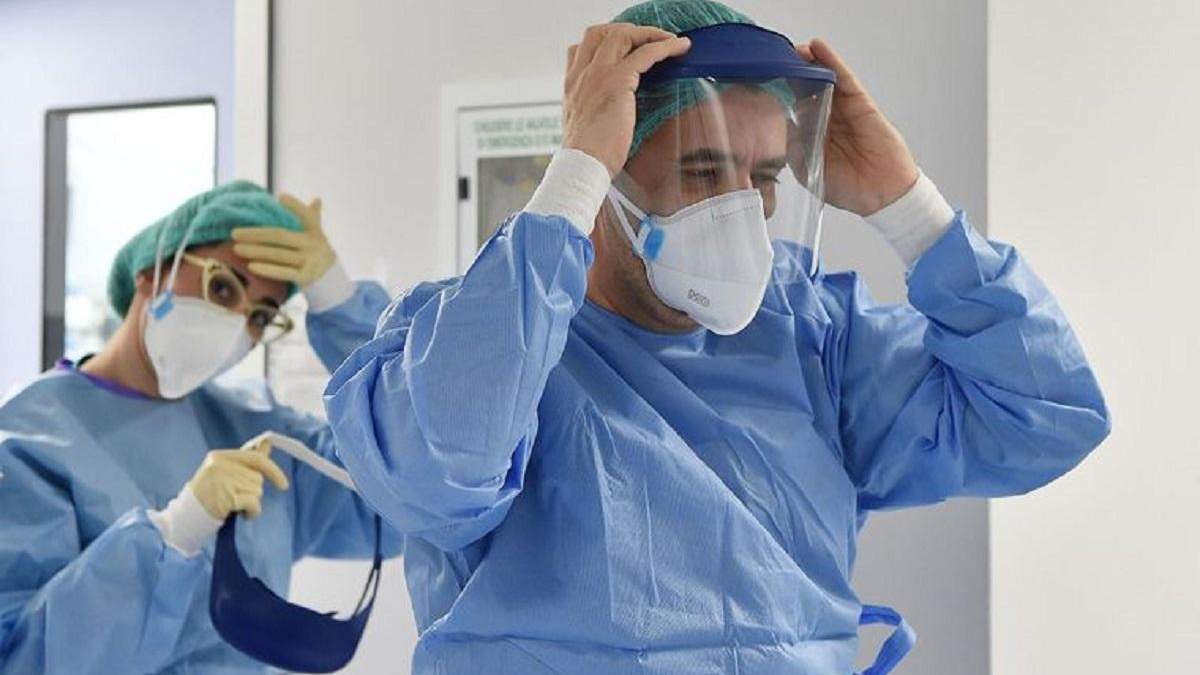 Дуже часто в Україні на COVID-19 хворіють медики Дуже часто в Україні на COVID-19 хворіють медики