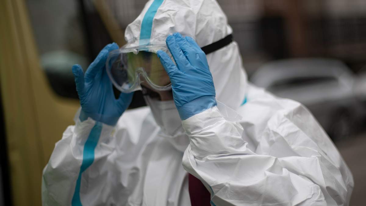 В испанском доме престарелых вспышка COVID после прививки Pfizer В испанском доме престарелых вспышка COVID после прививки Pfizer