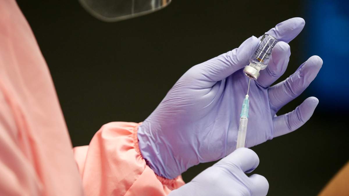 Вакцинація від COVID-19 в Україні 2021: що потрібно знати про вакцинацію Вакцинація від COVID-19 в Україні 2021: що потрібно знати про вакцинацію