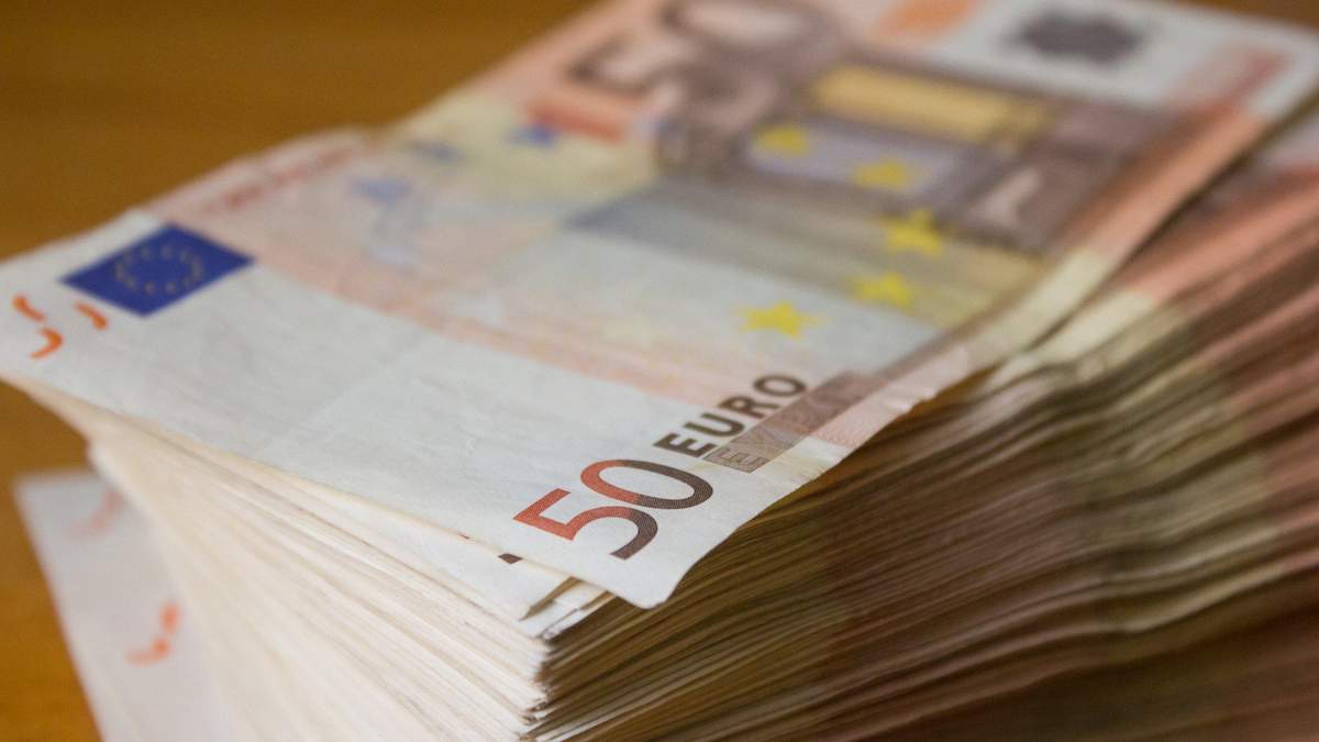 Україна отримає 50 мільйонів євро на закупівлю вакцин від ЄІБ Україна отримає 50 мільйонів євро на закупівлю вакцин від ЄІБ