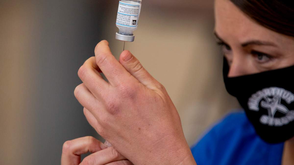 Ляшко не зміг назвати точну дату початку вакцинації: на ситуацію вплинула низка чинників Ляшко не зміг назвати точну дату початку вакцинації: на ситуацію вплинула низка чинників