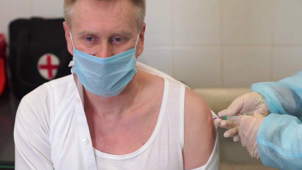 Андрей Виленский вакцинировался от коронавируса Андрей Виленский вакцинировался от коронавируса