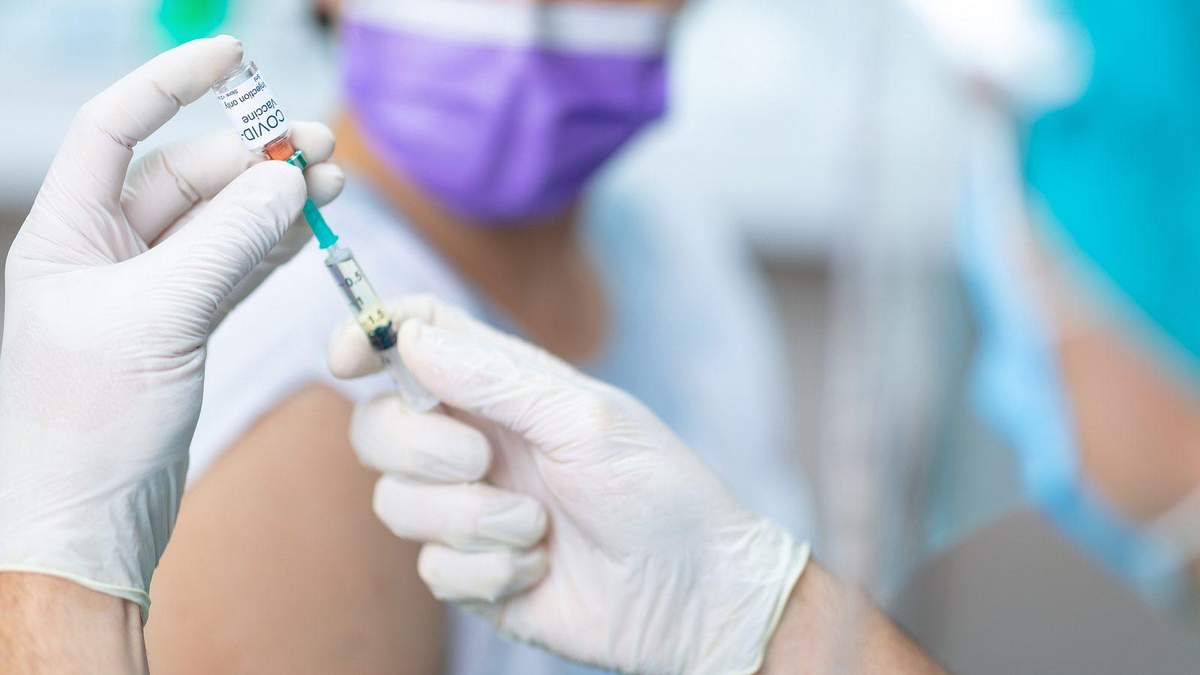 Вакцинация против коронавируса должна продолжаться Вакцинация против коронавируса должна продолжаться