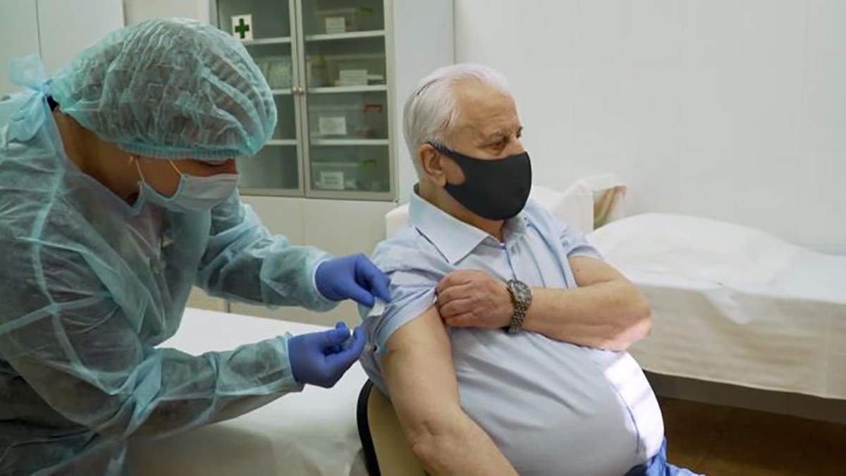 Леонид Кравчук вакцинировался против коронавируса Леонид Кравчук вакцинировался против коронавируса