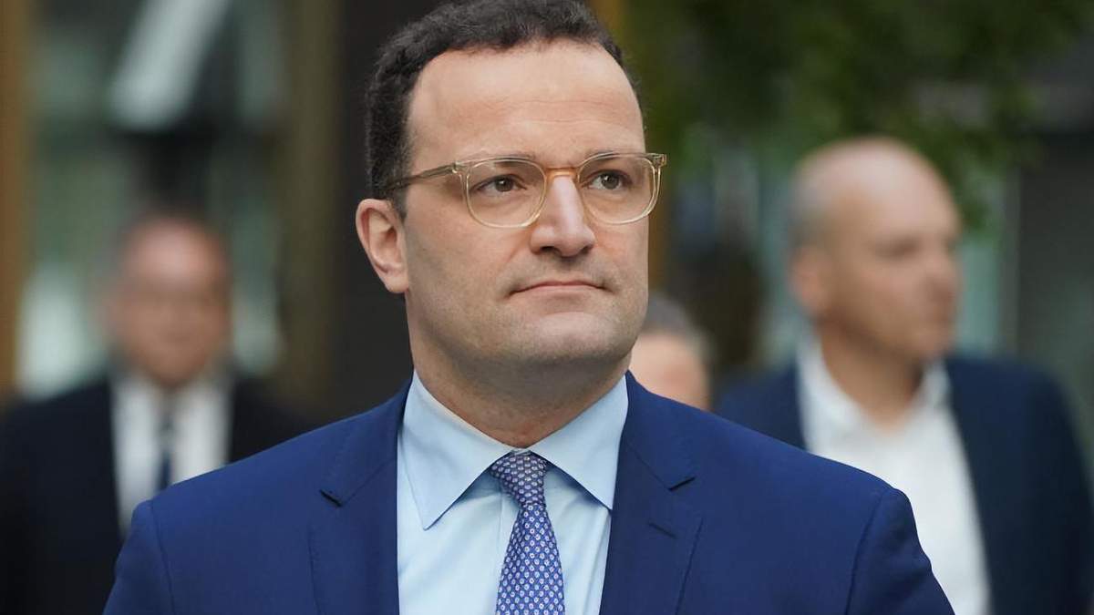 Глава Минздрава Германии выступил за смягчение карантина для вакцинированных Глава Минздрава Германии выступил за смягчение карантина для вакцинированных