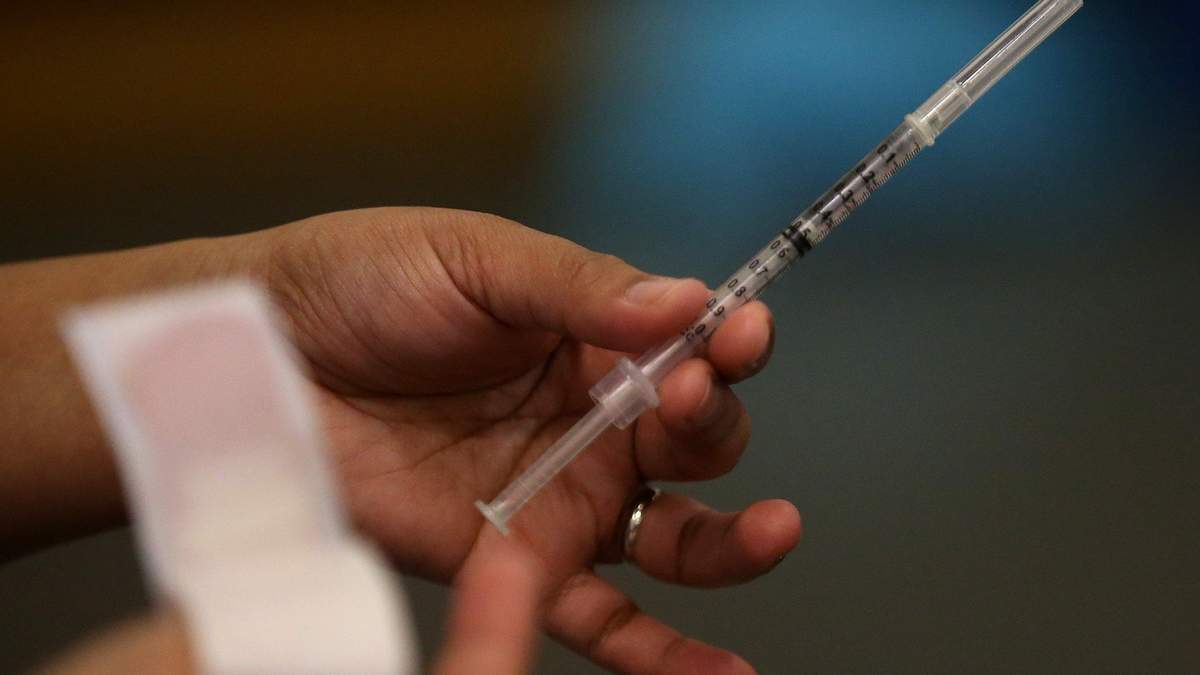 В Украине испытают израильскую COVID-вакцину