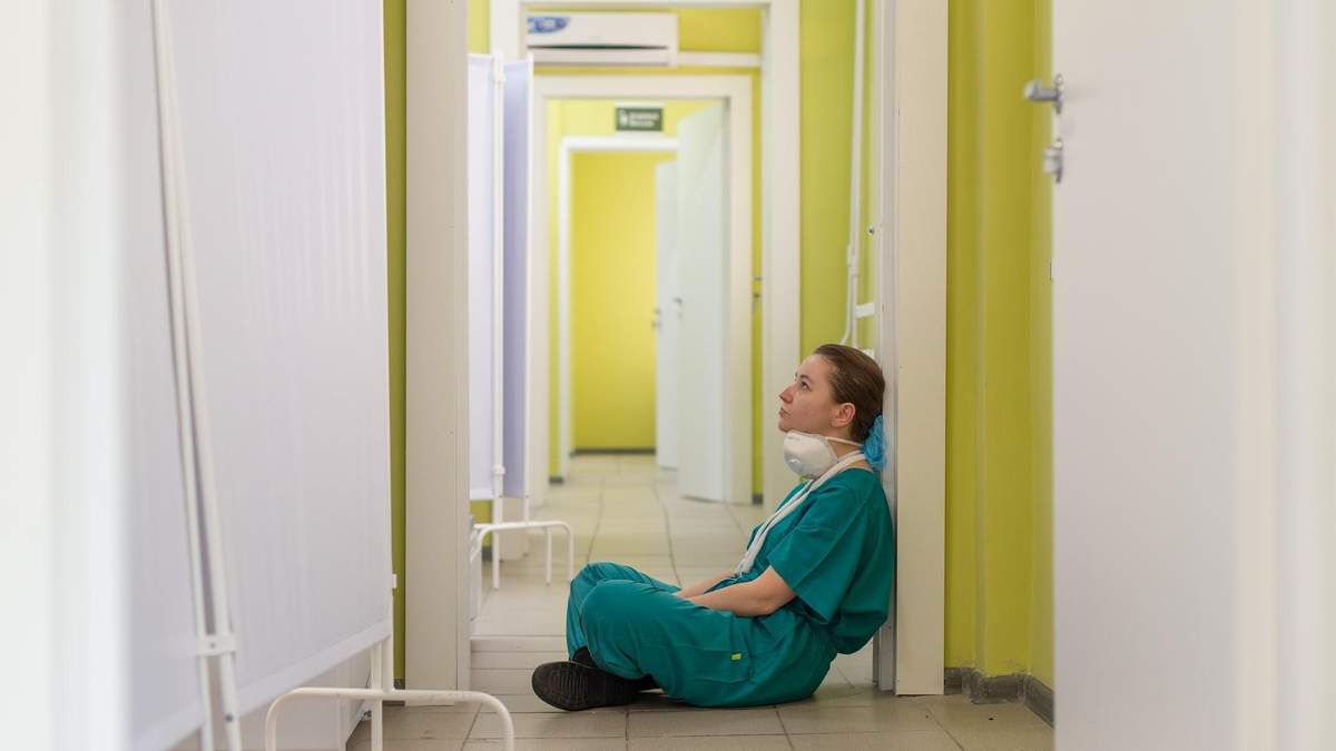 Знову в Україні більше інфікувань коронавірусом, ніж одужань - Новини Здоров’я