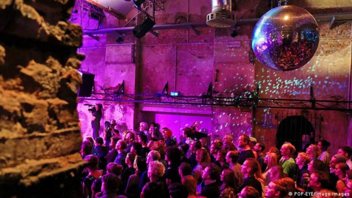 У Берліні заборонили танці в нічних клубах через зростання кількості заражень COVID-19 - Новини Здоров’я