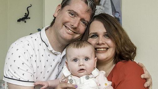 Британка народила дитину через години після того, як дізналась про свою вагітність