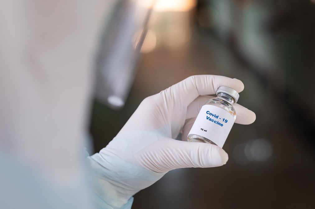Чи буде в Україні закупівля російської вакцини від COVID-19: відповідь Шмигаля Чи буде в Україні закупівля російської вакцини від COVID-19: відповідь Шмигаля