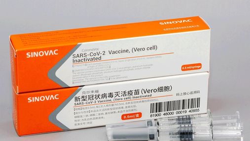 Україна уклала угоду з китайською компанією Sinovac: вакцини доставлять найближчим часом