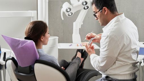День стоматолога: як доглядати за зубами, щоб полегшити роботу лікарів 