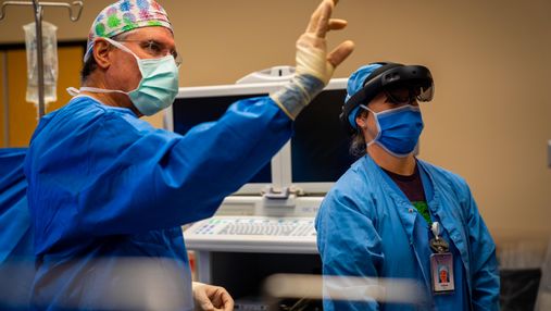 Вперше в Україні провели хірургічну операцію із застосуванням технології змішаної реальності