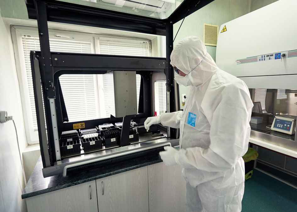 Дослідники розробили штучний інтелект для виявлення COVID-19 на КТ-знімках Дослідники розробили штучний інтелект для виявлення COVID-19 на КТ-знімках