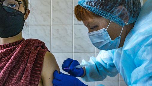 У Києві та Львові стартувала вакцинація записаних через Дію: фото