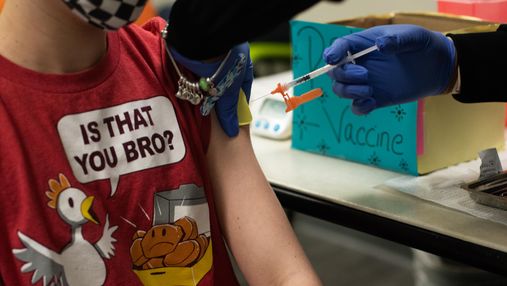 Польща розпочне вакцинацію від коронавірусу дітей з 12 років