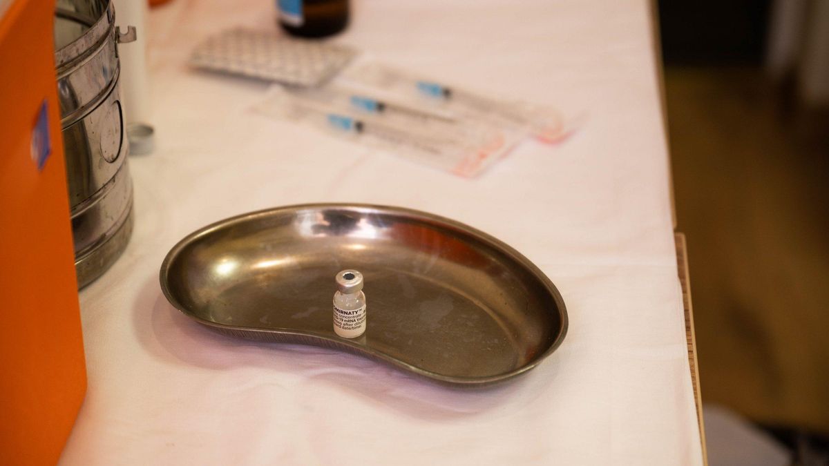 Pfizer запустила клинические испытания новой вакцины против гриппа: в чем ее особенность