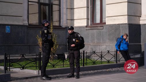 В Украине будут патрулировать только вакцинированные полицейские со спецзначками, – Клименко