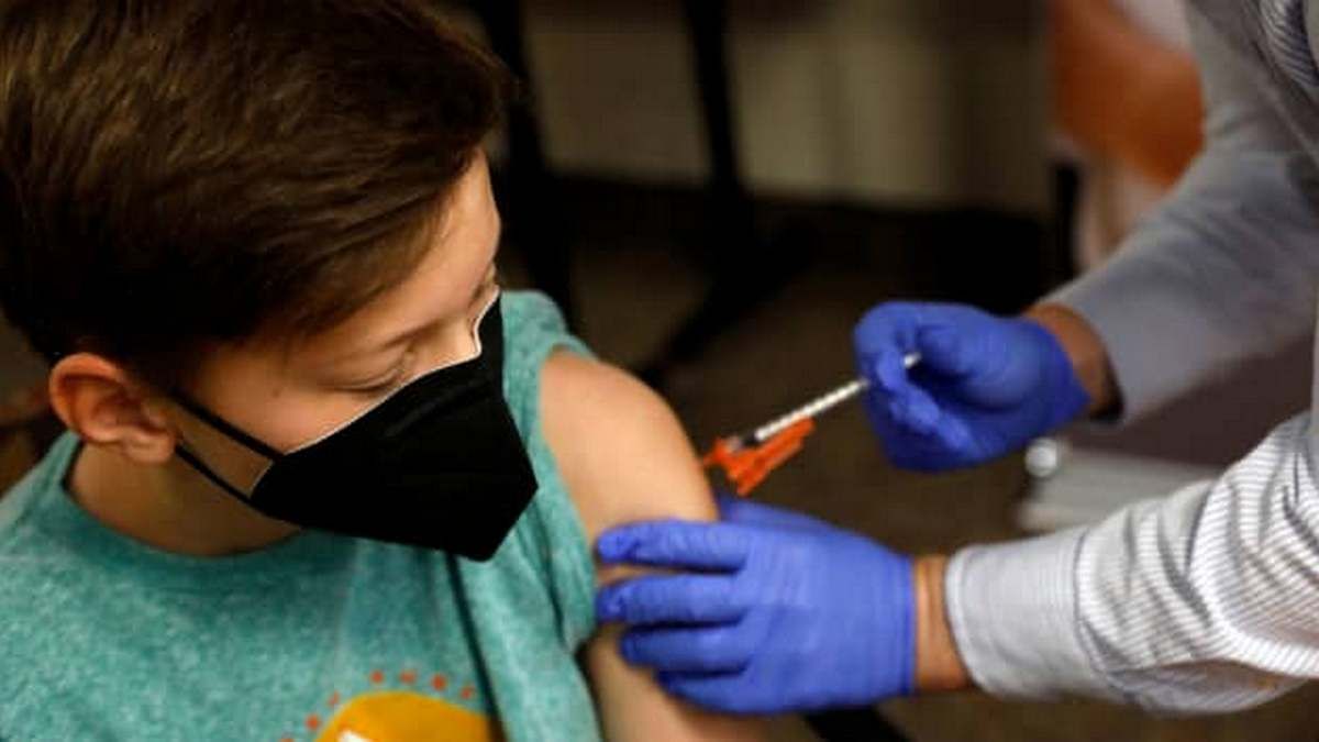 Впервые в мире: Коста-Рика сделала прививку от COVID-19 обязательной для детей