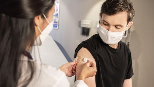 Вакцинація дітей проти COVID-19: чому це необхідно та як підготуватись