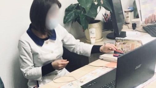 Искала "клиентов": на Прикарпатье разоблачили медработницу, подделывавшую данные о вакцинации