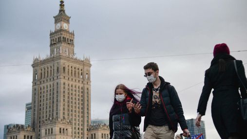 Вакцина проти COVID-19 у Варшаві: як українцю отримати щеплення без PESEL