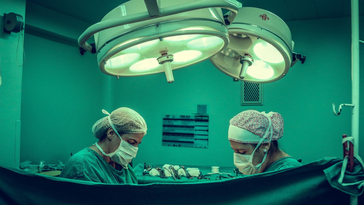 Забули витягнути катетер: у Франківську жінка знайшла "сюрприз" за півтора року після операції - Новини Здоров’я