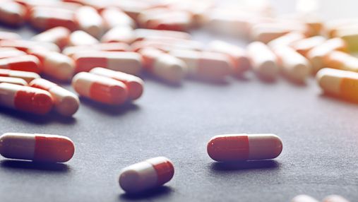 Франція відмовилась від таблеток проти COVID, які хочуть закупити в Україні