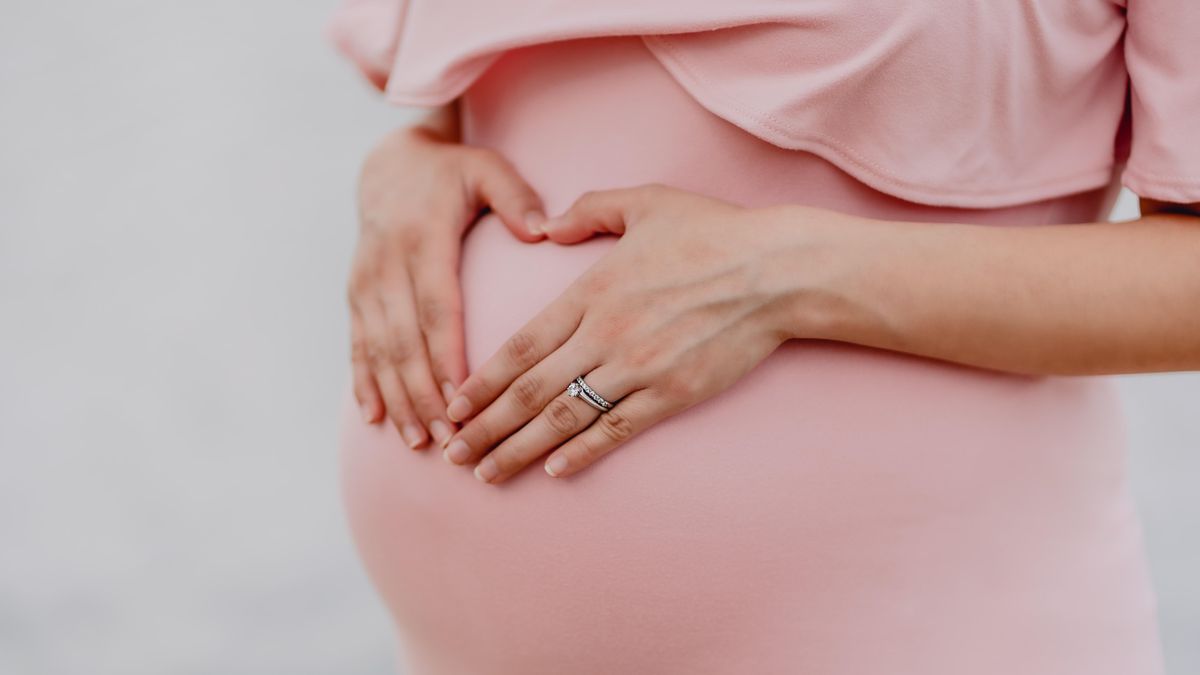 Чим вакцинуватись жінкам, які щепились CoronaVac, а потім завагітніли - Новини Здоров’я