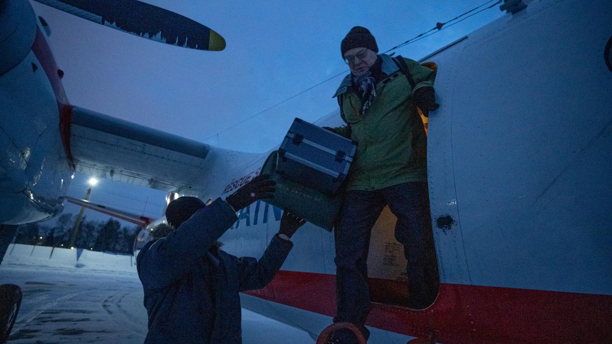 Донорские органы мгновенно доставили из Ивано-Франковска в Киев самолетом: важное видео