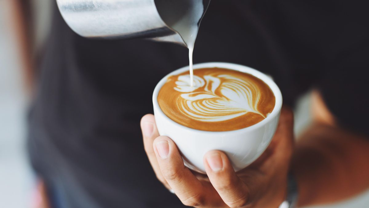 Чому лікарі не радять пити каву тим, хто перехворів на Омікрон - Новини Здоров’я