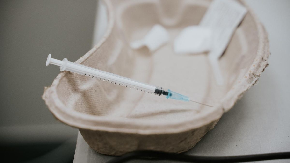 Почему вакцинированные люди попадают в больницу с коронавирусом