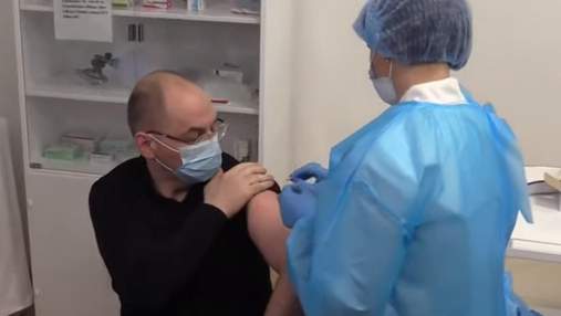 Степанов вакцинувався проти коронавірусу: відео