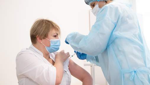 ​​Более 15 миллионов украинцев получили по крайней мере одну дозу вакцины против COVID-19